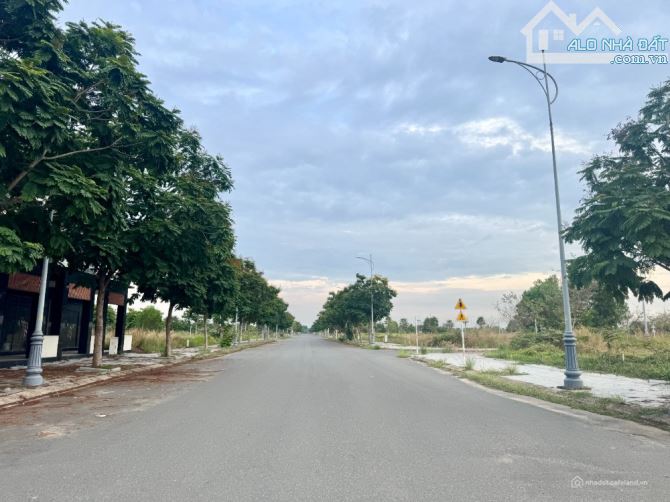 Mặt tiền rộng 60m kết nối sb Long Thành chỉ mất 7p di chuyển-Sổ sẵn full thổ-Chỉ 10tr/m2