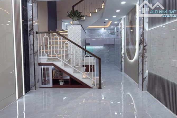 Bán nhà hẻm xe hơi, Huỳnh Văn Nghệ, Tân Bình, 27 m² (3m x 9m), 2 tầng - Giá 4.2 tỷ TL