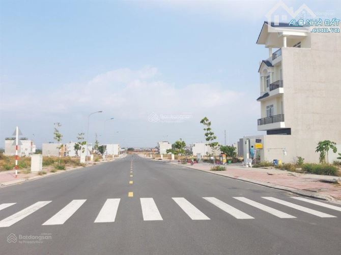 Đất Long Thành cách sân bay chỉ 7p di chuyển-Nền sổ sẫn full thổ-Có bank hỗ trợ 70%