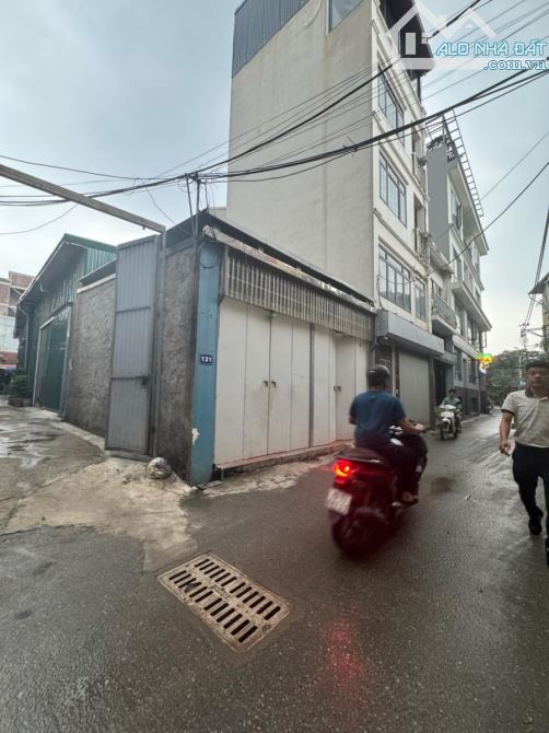 Bán nhà lô góc 37m2 - MT 5M - ô tô tránh - gần vinhomes