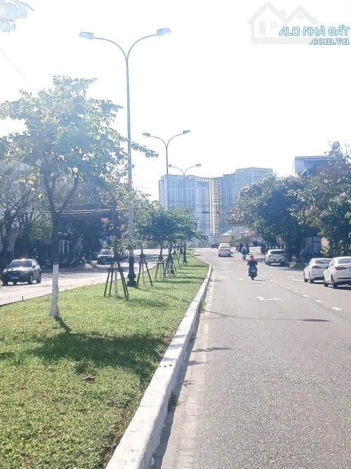 Bán Lô Góc đường Trần Thánh Tông, Nại Hiên, Sơn Trà 165m2 ngang 8,5m. giá bán nhanh 100tr.