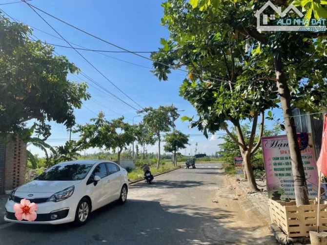 Bán nhanh lô đất kề góc siêu vị trí bờ quan 10 - Nam Hoà Xuân -