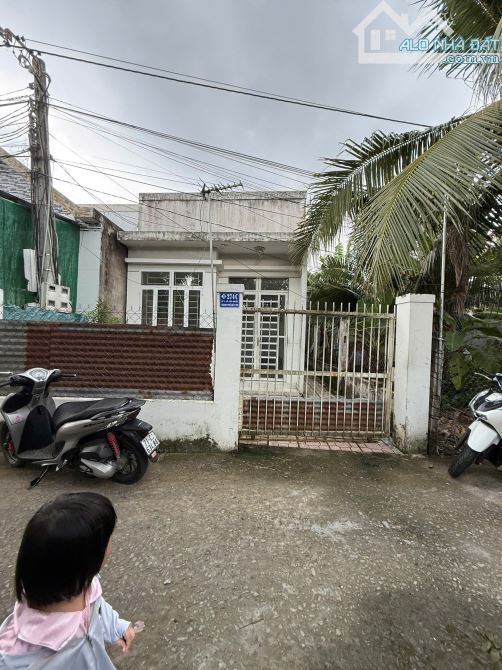 Bán nhà 100m2 đường oto gần chùa liên hiệp