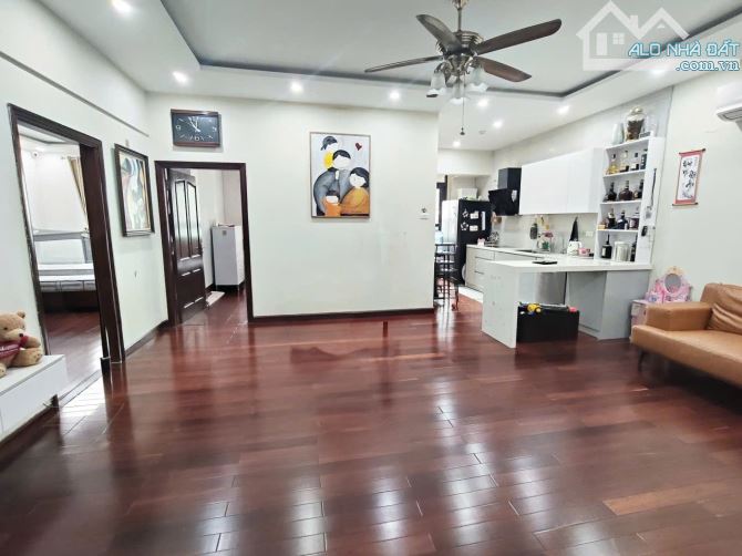 HOT! Bán Chung cư VIMECO Nguyễn Chánh, Cầu Giấy 2PN + 1, Lô góc, nội thất đẹp, giá 9.9 tỷ