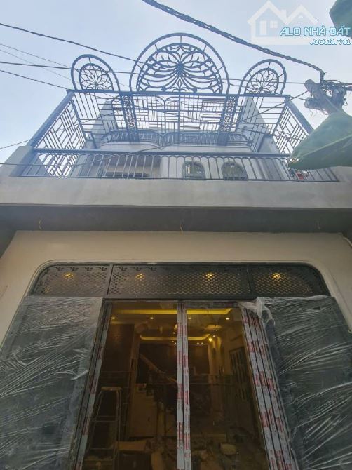 NHÀ MỚI ĐẸP VÀO Ở NGAY - TẶNG TOÀN BỘ NỘI THẤT - 51M2 - 3 TẦNG - SỔ VUÔNG VỨC - CHỈ 6.9 TỶ