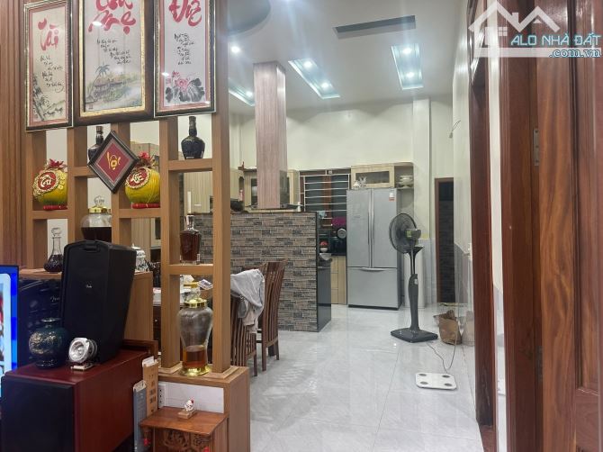 Bán nhà sổ hồng riêng thổ cư phường long bình tân,diện tích 101m2,giá 2,2 tỷ còn bớt