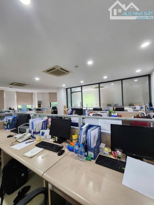 BÁN NHÀ LÔ GÓC DỊCH VỌNG CẦU GIẤY KINH DOANH SẦM UẤT DT 220 7 TẦNG