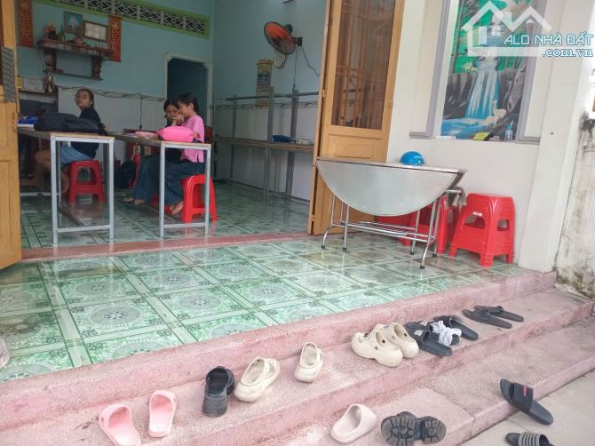 Chủ cần tiền bán gấp căn nhà cấp 4,thuộc khu quân đoàn 4,phường tân phong,diện tích 147m2