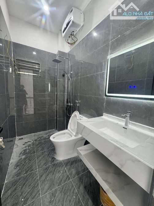 BÁN NHÀ 3 TẦNG ĐẸP NGÕ MẠC THỊ BƯỞI