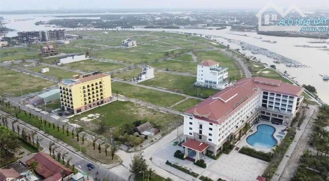 Hàng đẹp đầu tư- Góc 2 mặt tiền ngay Biển Cửa Đại- 287m2 giá 34triệu/m2 còn thương lượng