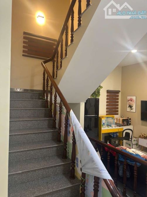 Bán nhà MT 5.5m Gần Cầu Rồng, Biển Mỹ Khê, 76m2, 3 Tầng nhỉnh 11 tỷ