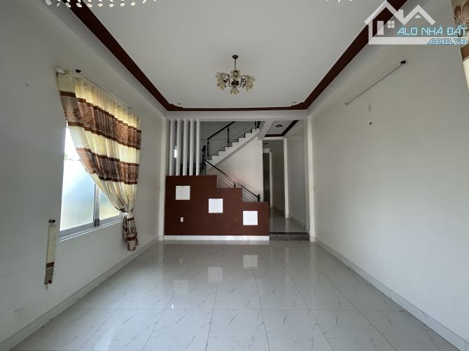NHÀ 2 TẦNG - 155m2 - đường ô tô