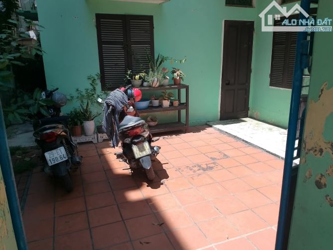 BÁN NHÀ TRẦN CUNG - CẦU GIẤY - LÔ GÓC – 2 TẦNG – OTO   VÀO NHÀ    – GIÁ 28 TỶ
