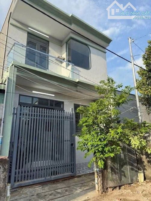 Bán nhà 1 trệt 1 lầu đường hẻm TT Long Điền, Bà Rịa - Giá bán : 1 tỷ 450 triệu - DT: 50m2