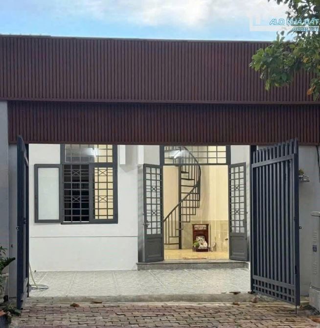bán nhanh căn nhà mặt tiền ở Tân Thông Hội, Củ Chi với giá chốt 1ty020 - Sổ hồng riêng