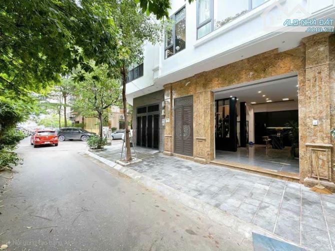 Bán nhà Xuân La, Phân lô Vỉa hè rộng Gara 2 ô tô, 65m2, giá 25 tỷ