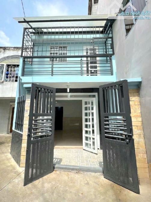 nhà quận 6 xe hơi vào sát nhà, 4m x 10m, 2 tầng, chỉ 4.5 tỷ.