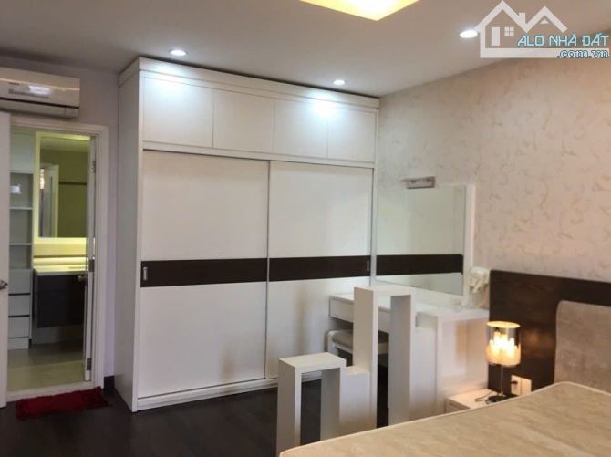 Chung cư Screc , Trường Sa,Q3:Giá 13tr/th,85m2-2p ngủ có NT
