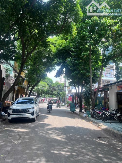 Bán nhà 2 MT khu Thuận Việt 319 Lý Thường Kiệt, 4.5 x 17m. 5 tầng, 11 Phòng