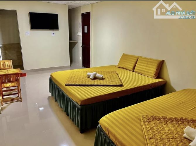 Cho thuê nhà nghĩ 9 phòng mặt tiền 3/2 ninh kiều cần thơ giá 25 triệu