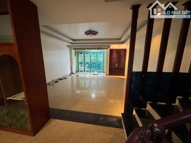 Bán nhà Đặng Vũ Hỷ, Long Biên 75m2 mt5.4m vỉa hè ô tô tránh. Giá 16.9tỷ