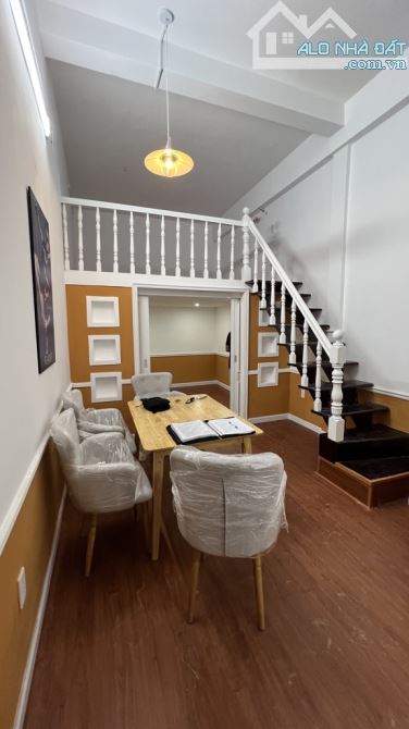 Bán Chung cư Nguyễn CHí Thanh, 40m2 3PN, ngay ngã 6 Nguyễn Tri Phương chỉ hơn 1 tỷ