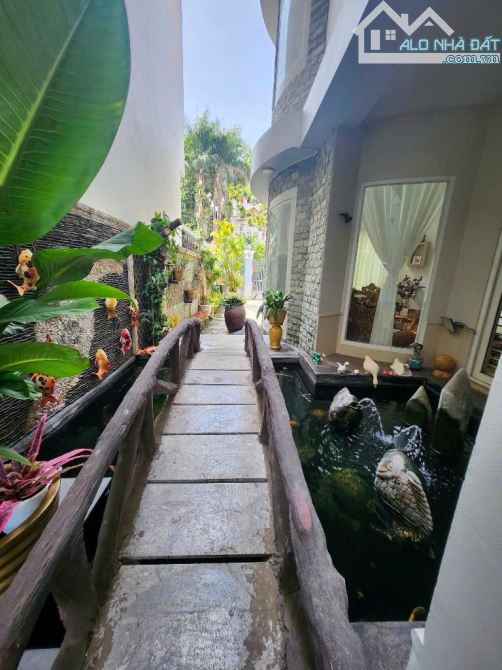 Siêu Phẩm, Bán Biệt Thự Hoa Hồng, Phường Bình An, Quận 2. 10.5x28m - 3 Lầu áp mái