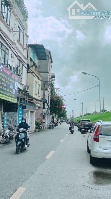 Mặt phố Lâm Du ô tô tránh KD đỉnh 31m 6T thang máy 15 tỷ