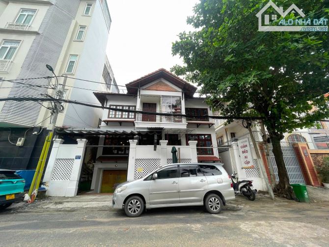 Bán Biệt Thự Cao Thắng - 3/2, P12, Quận 10. DT: 13.6x20m, Hầm 2 Lầu. Chỉ 63 TỶ