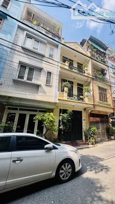 🌟🌟 Bán Gấp Nhà Phố Ngọc Lâm - Ô Tô Tránh + Đỗ - Kinh Doanh - Gần Trường Học - 2 Thoáng