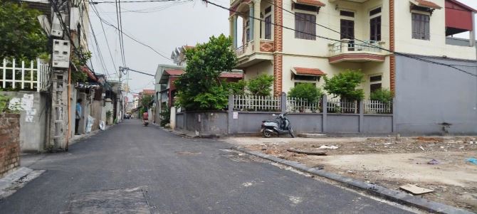 🌈ĐẤT ĐẸP VUÔNG NHƯ A4- ĐƯỜNG THÔNG Ô TÔ 7 CHỖ. CẠNH TRỤ SỞ XÃ PHÚC THỊNH