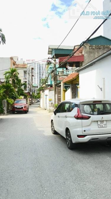 🏡🏡🏡NHỈNH 5 TỶ CÓ NGAY NHÀ TT VIỆT HƯNG , RẺ HIẾM TRONG TẦM GIÁ, 5 TẦNG FULL NỘI THẤT