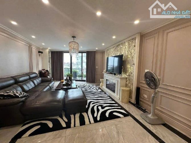 BÁN NHÀ PHÂN LÔ PHẠM TUẤN TÀI, ÔTÔ TRÁNH, VỈA HÈ RỘNG KINH DOANH, DT 55M² HƠN 20 TỶ