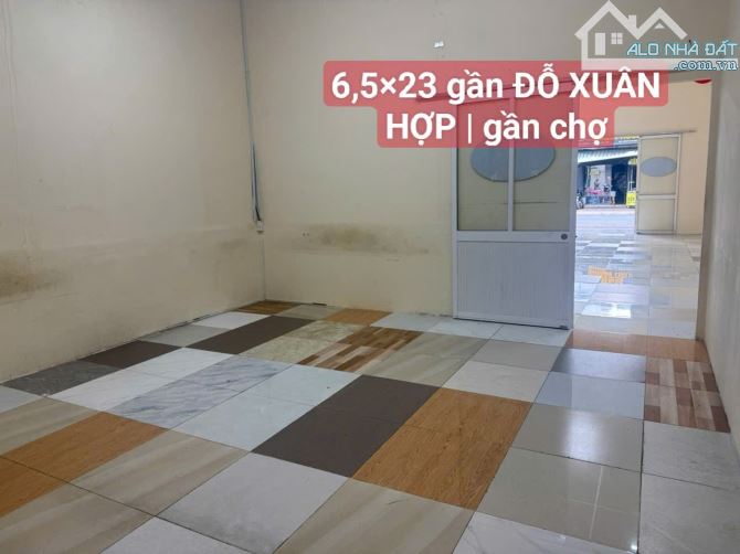 Mặt Bằng sát Đỗ Xuân Hợp, Vỉa hè rộng, gần chợ. 6,5mx25