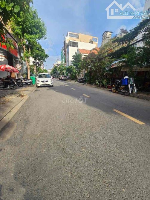 Bán nhà đường số 77 Tân Quy - 70MV- 3 tầng btct - có bãi ôto-- chỉ 6T còn thương