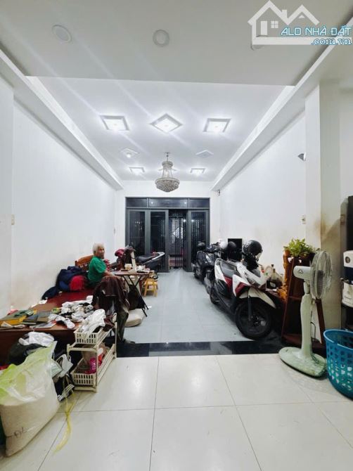 BÁN NHÀ HẺM 538 ĐOÀN VĂN BƠ. 60M2, NGANG 4M NỞ HẬU L 9M 5 TẦNG, 7PN