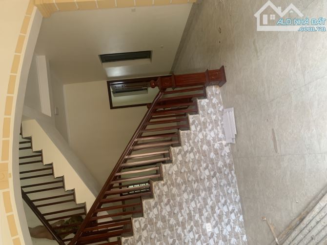 BÁN NHÀ ĐÔNG ANH - PHÚC THỊNH - Ô TÔ - NHÀ DỆP - 80m - 3 tỷ900tr