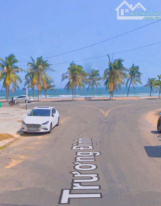 CẦN BÁN CĂN GÓC KẸP KIỆT DT 300M2 MẶT TIỀN TRƯƠNG ĐỊNH - CÁCH BIỂN MÂN THÁI 50M. GỌI HƯƠNG