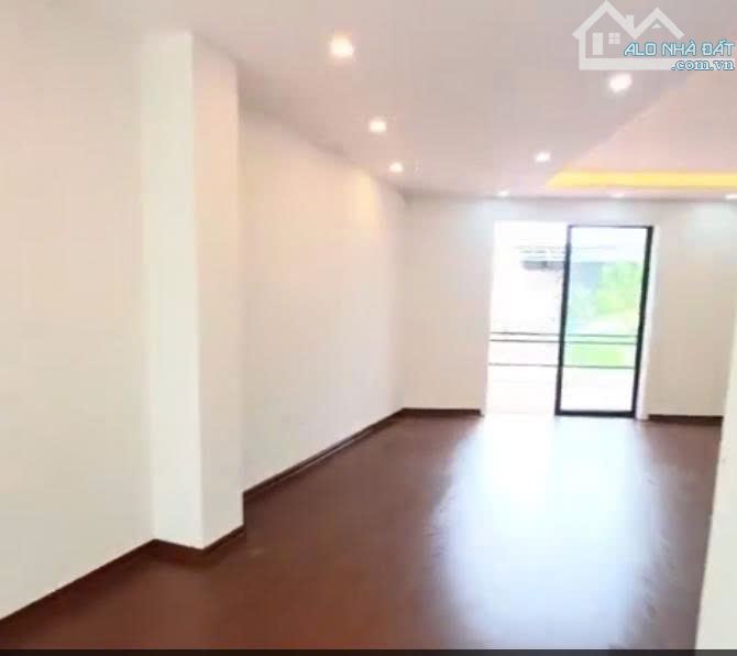 Cho thuê căn hộ chung cư Lĩnh Nam 90m2, 2 ngủ, 1 vệ sinh, 10 Triệu Full đồ 99%