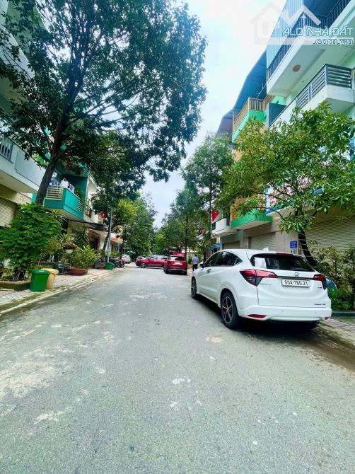 Bán nhà 1 trệt 2 lầu sổ riêng thổ cư p. Trảng Dài
