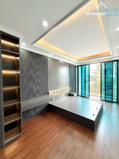 BÁN NHÀ MẶT PHỐ TAM TRINH. VỊ TRÍ VÀNG KINHDOANH. 5 TẦNG, THANG MÁY NHẬP GIÁ 18.86 TỶ
