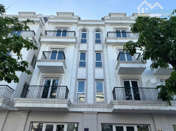 Cần sang nhượng gấp căn liền kề nằm tại trung tâm dự án Eurowindow, Trâu Qùy, Gia Lâm
