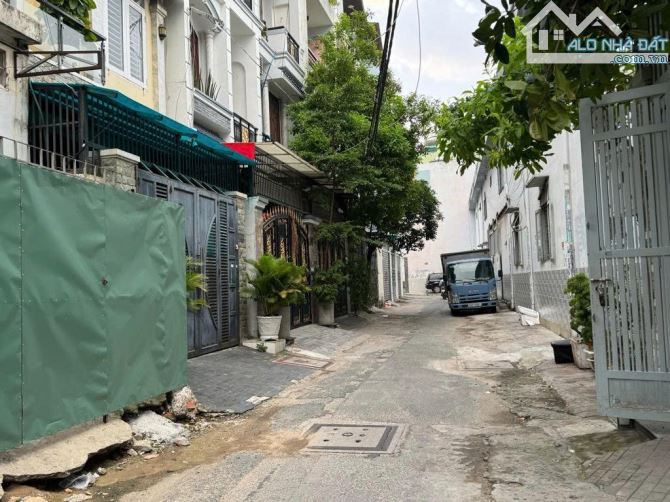 70M2 - TRUNG TÂM TÂN PHÚ - ĐỘC LẬP, HẺM 5M xe tải vi vu  - 7,x