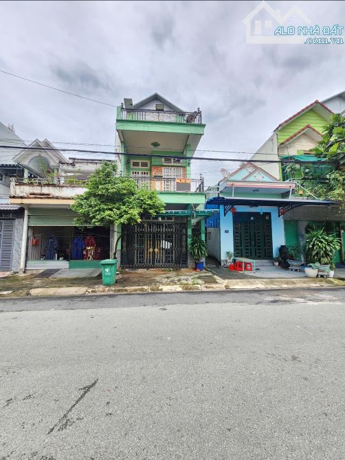 nhà 1 trệt 1 tum sân thượng 100m2 4ty6 TL, hoàn công, gần đường Quốc Lộ 13, p.An Thạnh