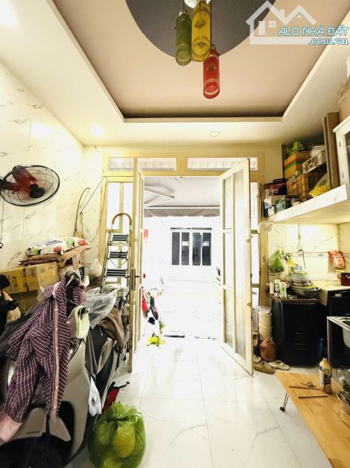 Bán nhà 2 tỷ, nhà nhỏ tiền công năng to ở Tân Hòa Đông