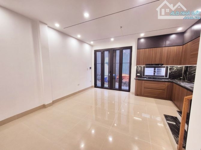 DUY NHẤT 1 CĂN – CHỈ 5.1 TỶ – BÁN NHÀ CỰ KHỐI, LONG BIÊN – NHÀ MỚI KOONG – 32m² x 5 TẦNG