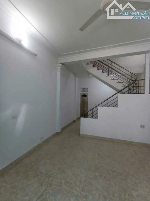 Bán nhà gấp 58m² Tổ 4 Gia Thượng, Quang Minh, Mê Linh - Đang cho thuê Spa - Sổ đỏ sẵn