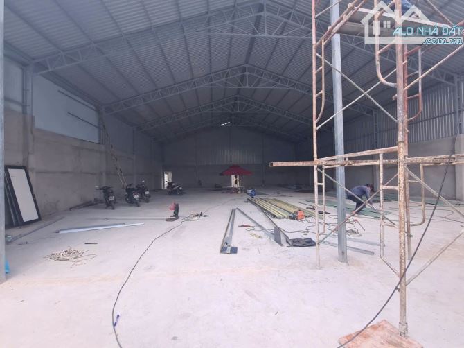 CHO THUÊ XƯỠNG THẠNH LỘC Q12.DT 700M/35TR