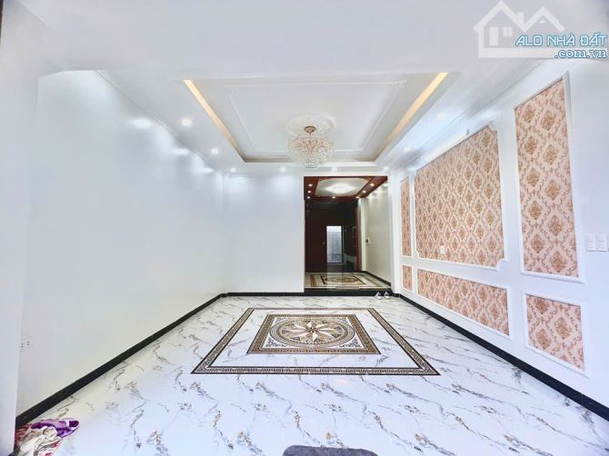 Bán nhà Trương Định 45m 5 tầng, full nội thất, ô tô tránh, vào nhà giá 11 tỷ