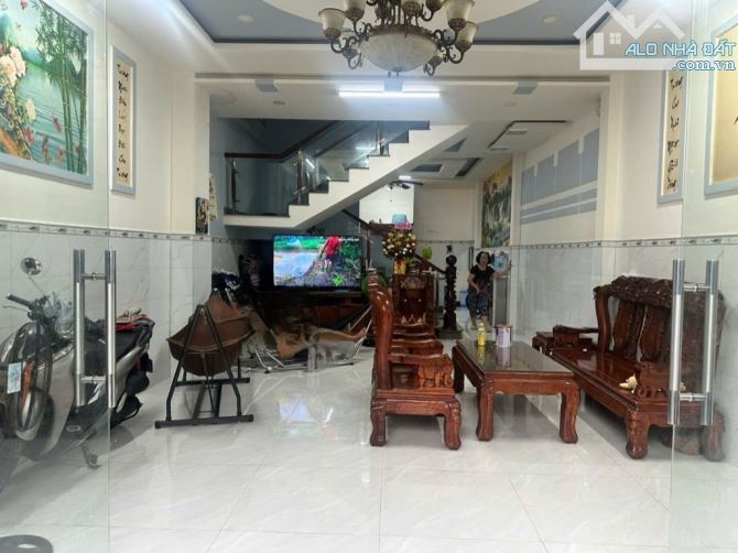 HẺM XE HƠI – PHAN VĂN HỚN – 3 TẦNG – 5x18m – TÂN THỚI NHẤT – GIÁ 8 TỶ